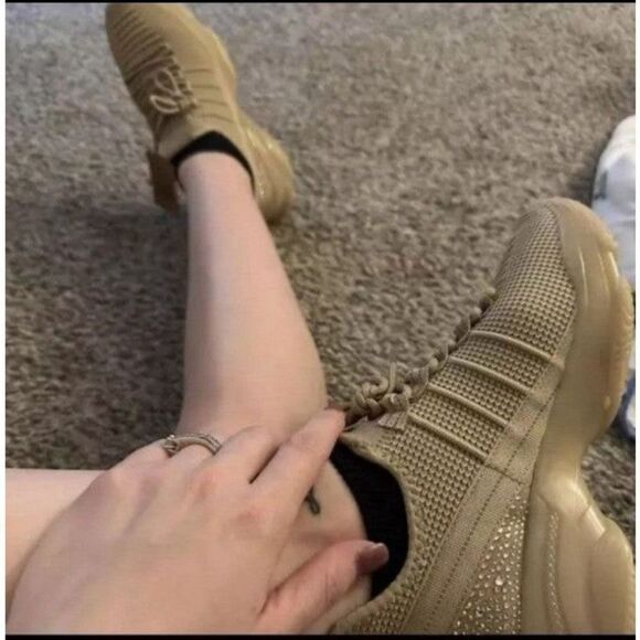 Nwt super cute trendy ladies sneakers Blush color sz 8.5 - Picture 11 of 11